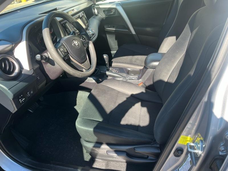 Toyota RAV4 LE AWD 2017
