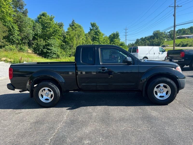 Nissan Frontier SV King Cab I4 5MT 2WD 2017