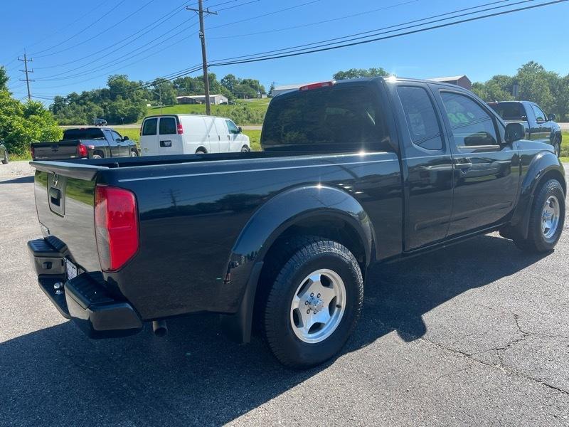 Nissan Frontier SV King Cab I4 5MT 2WD 2017