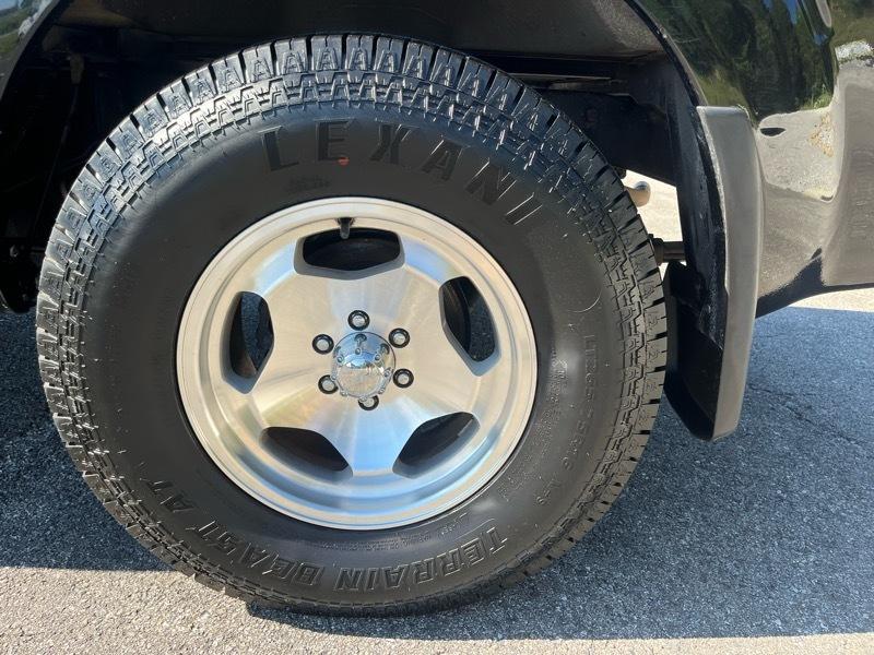Nissan Frontier SV King Cab I4 5MT 2WD 2017