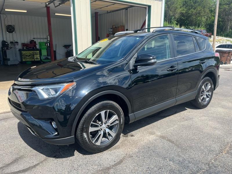 Toyota RAV4 XLE AWD 2017