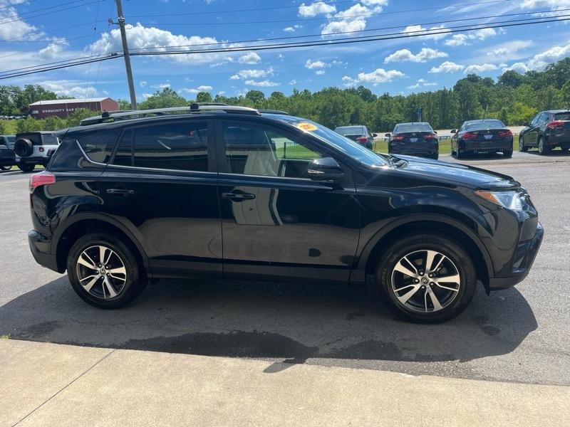 Toyota RAV4 XLE AWD 2017