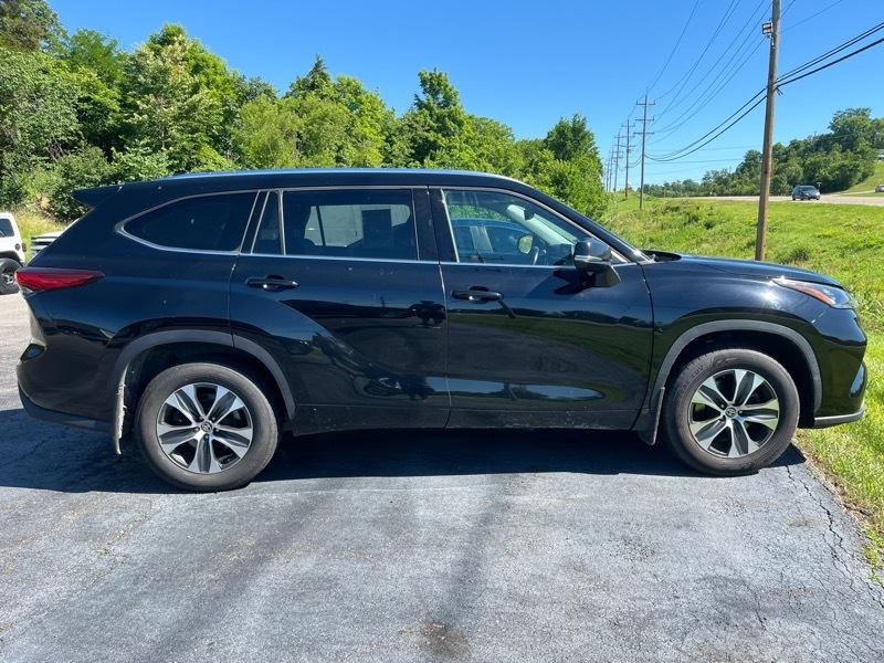 2020 Toyota Highlander XLE AWD V6