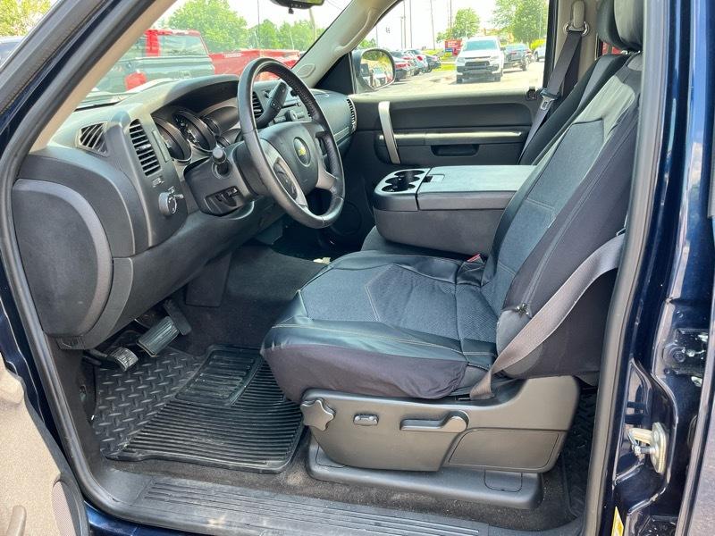 Chevrolet Silverado 1500 LT Crew Cab 4WD 2011