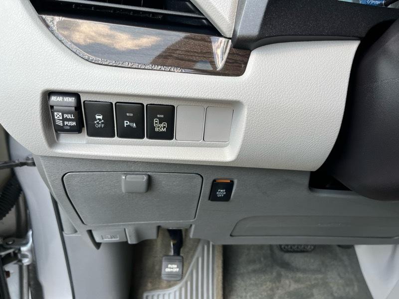 Toyota Sienna XLE 2017