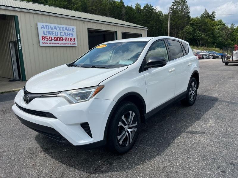 Toyota RAV4 LE AWD 2018