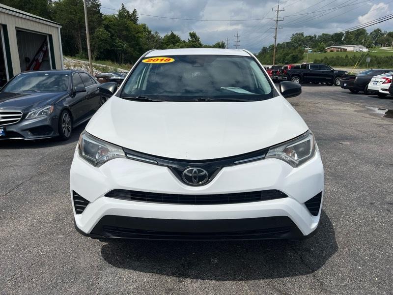 Toyota RAV4 LE AWD 2018