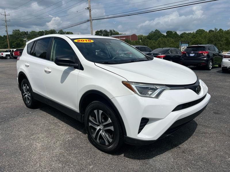 Toyota RAV4 LE AWD 2018