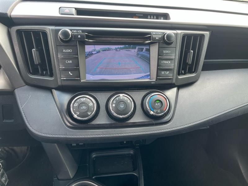 Toyota RAV4 LE AWD 2018