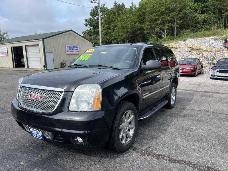 GMC Yukon Denali 4WD 2011
