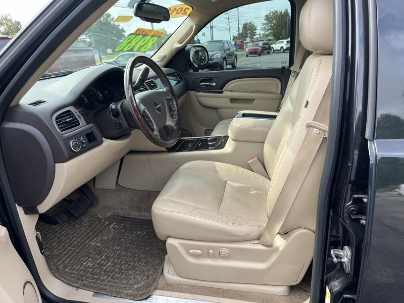 GMC Yukon Denali 4WD 2011
