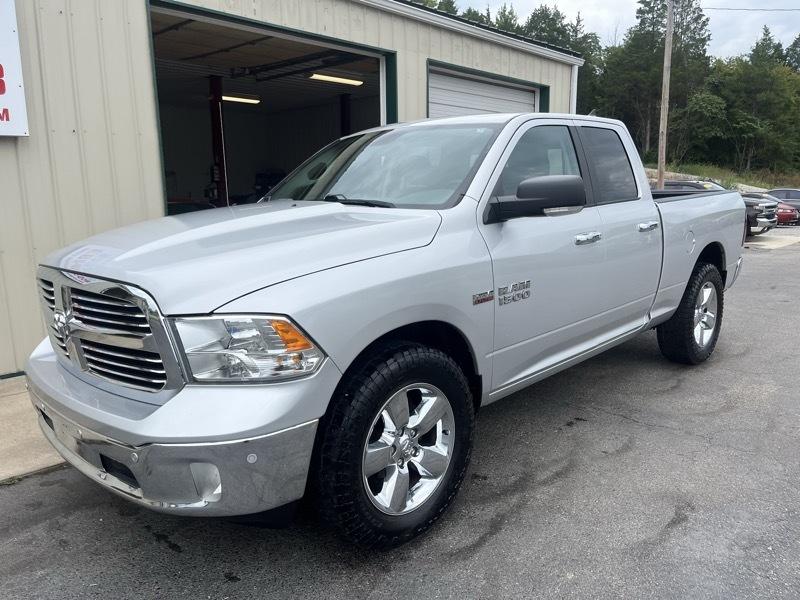 RAM 1500 SLT Quad Cab 4WD 2018