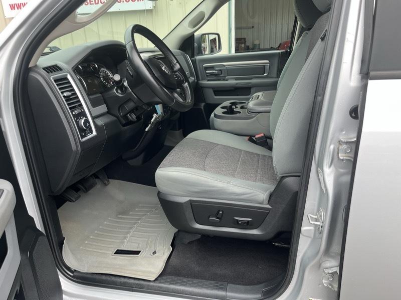 RAM 1500 SLT Quad Cab 4WD 2018