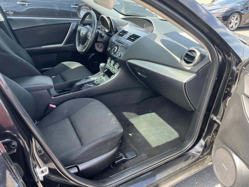 Mazda MAZDA3 i Touring AT 4-Door 2013