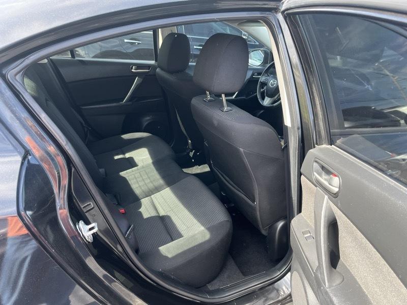 Mazda MAZDA3 i Touring AT 4-Door 2013