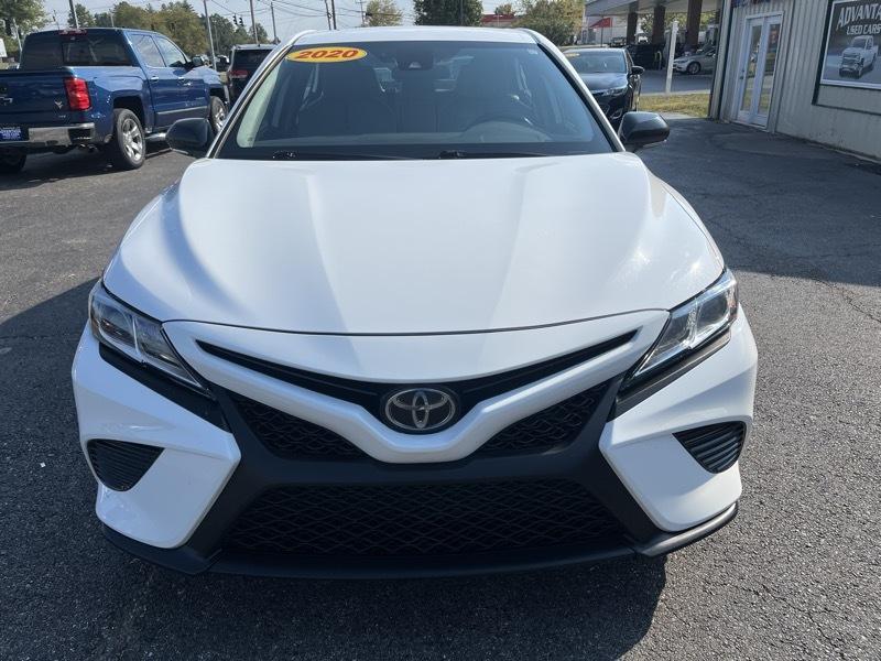 Toyota Camry SE 2020