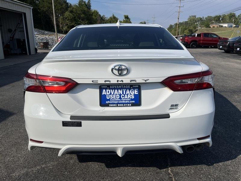 Toyota Camry SE 2020