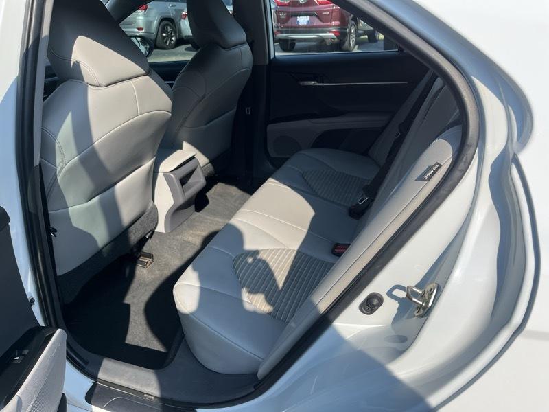 Toyota Camry SE 2020
