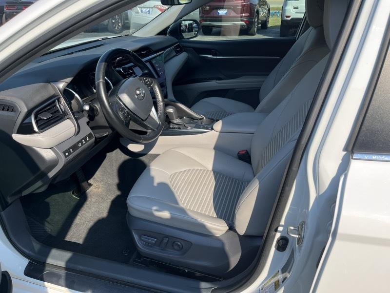 Toyota Camry SE 2020