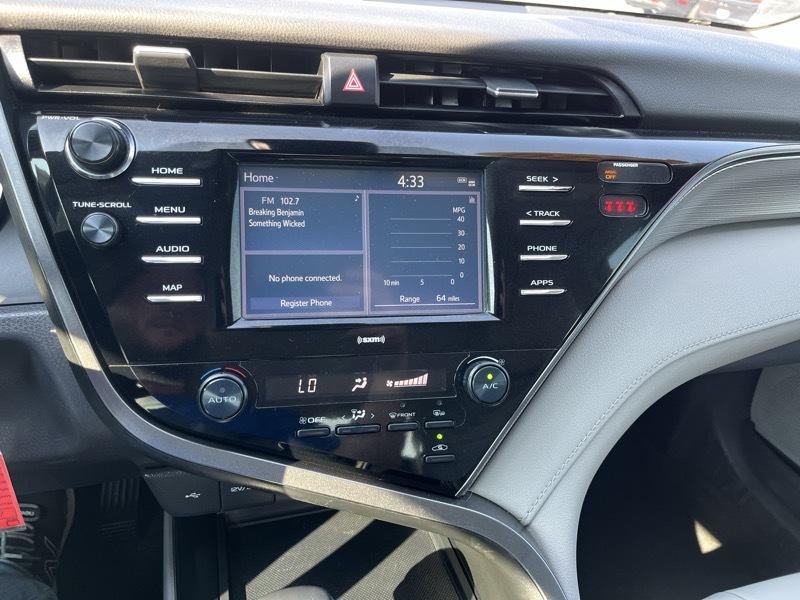 Toyota Camry SE 2020
