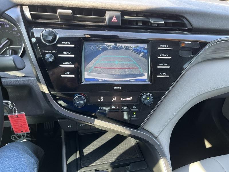 Toyota Camry SE 2020