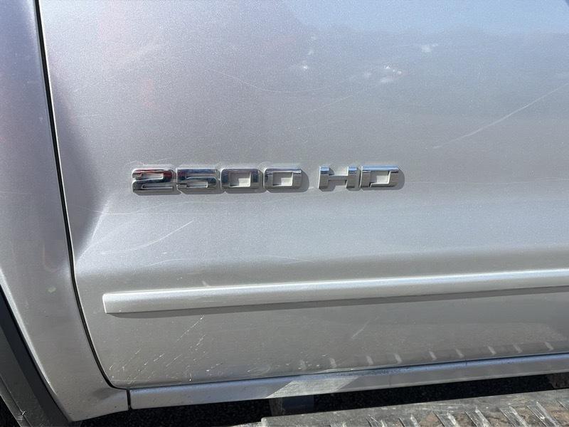 GMC Sierra 2500HD SLE Crew Cab 4WD 2015