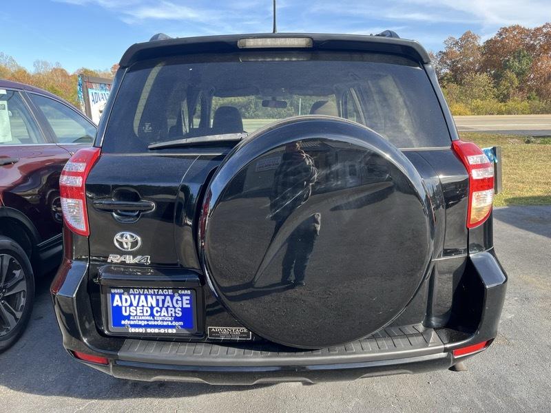 Toyota RAV4 Base I4 2WD 2011
