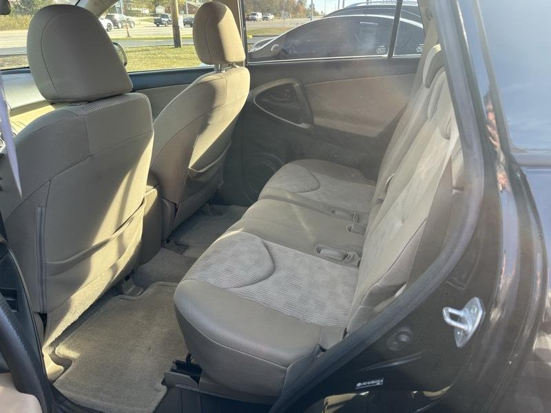 Toyota RAV4 Base I4 2WD 2011