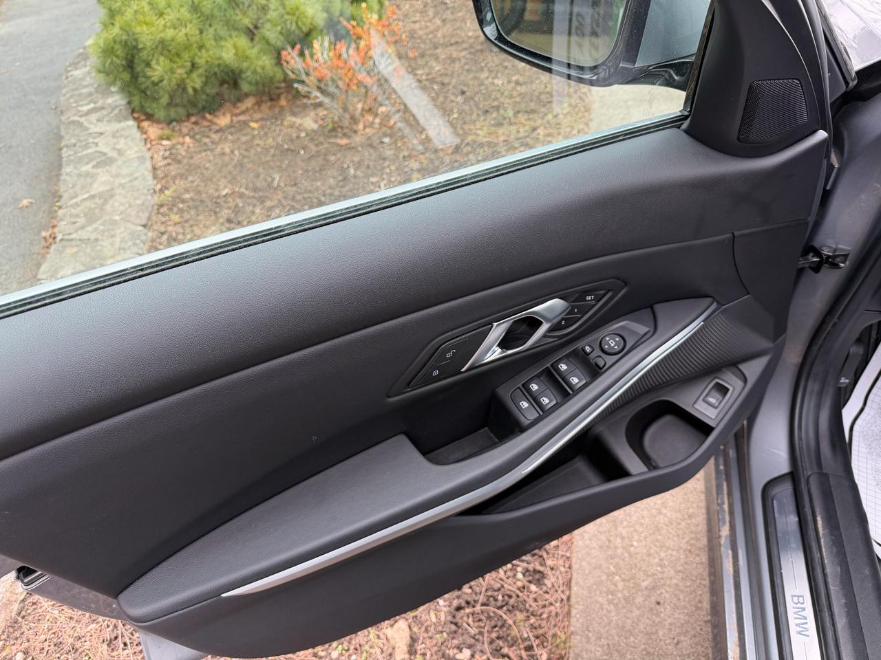 BMW 3-Series 330i xDrive 2024