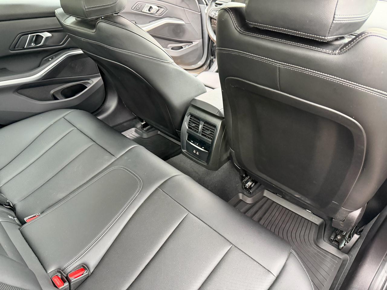 BMW 3-Series 330i xDrive 2024