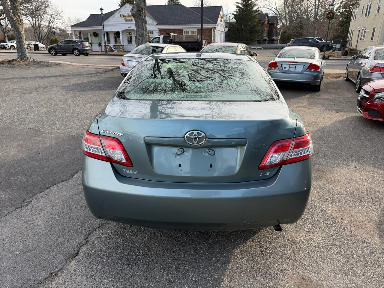 Toyota Camry SE 6-Spd AT 2010