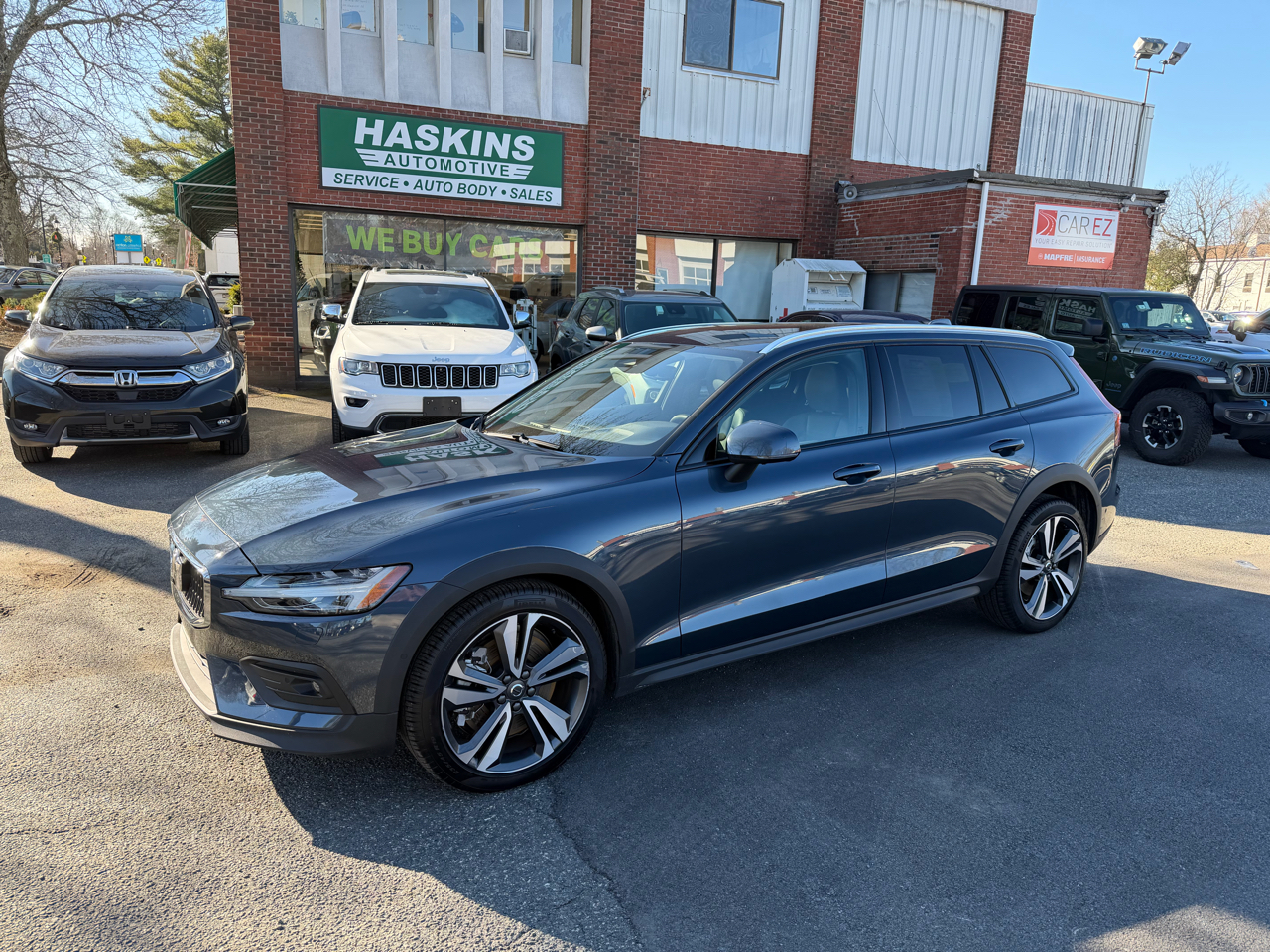 2025 Volvo V60 Cross Country B5 Plus