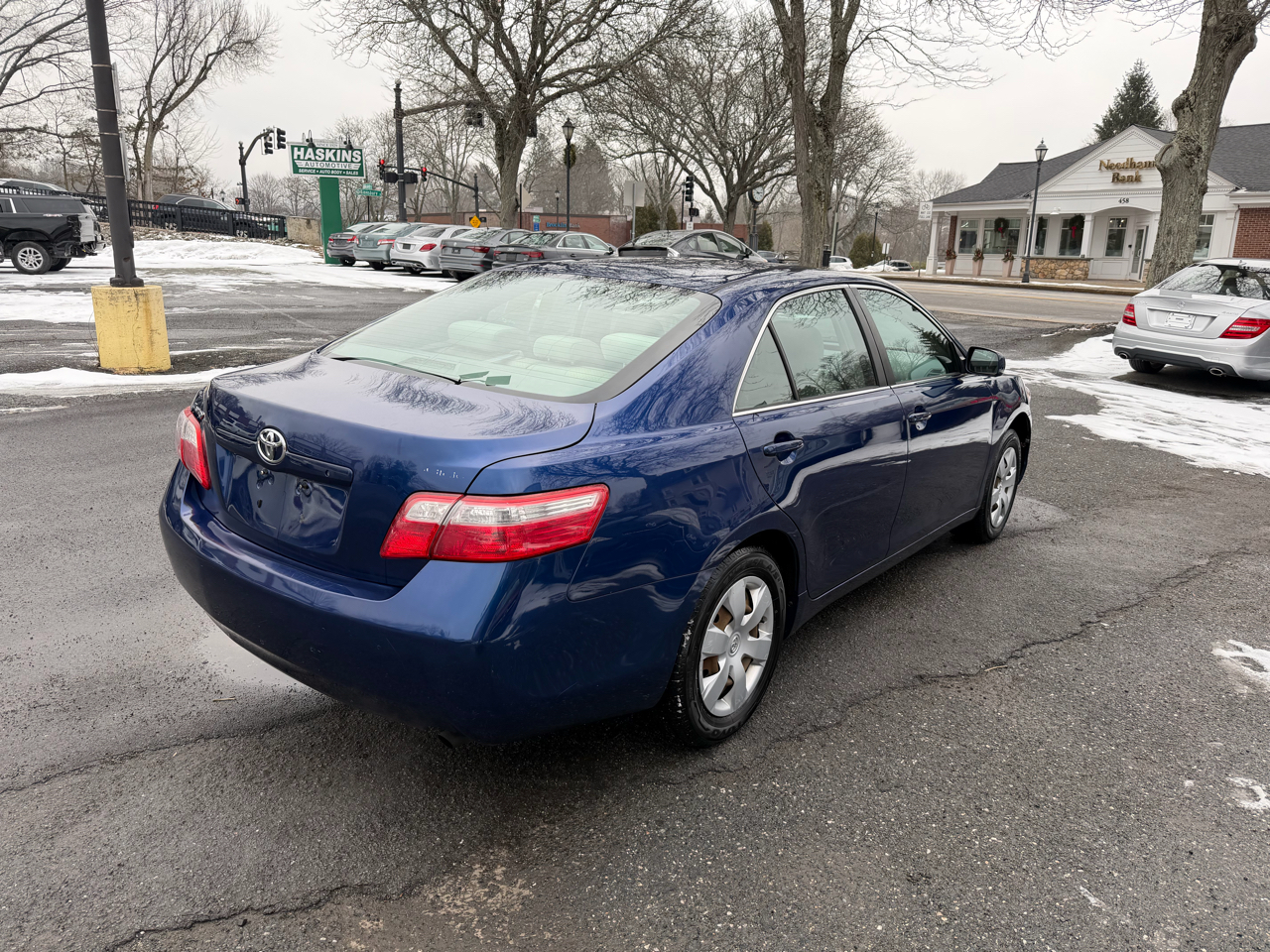 Toyota Camry LE 5-Spd AT 2009
