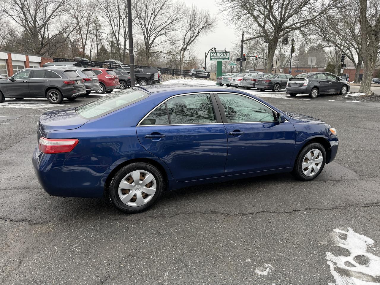Toyota Camry LE 5-Spd AT 2009