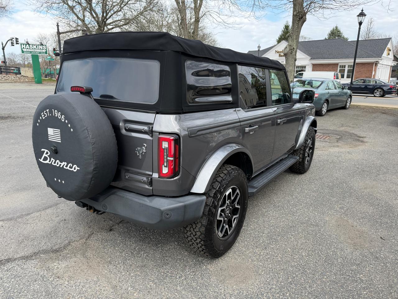 Ford Bronco Outer Banks 4-Door w/Advanced 2022