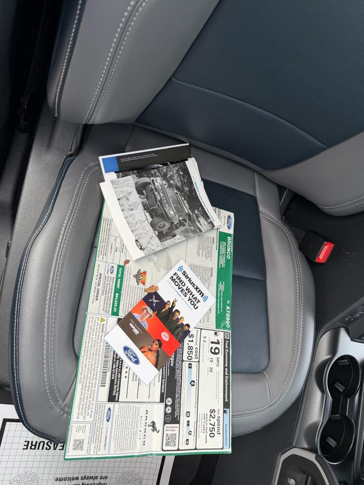 Ford Bronco Outer Banks 4-Door w/Advanced 2022