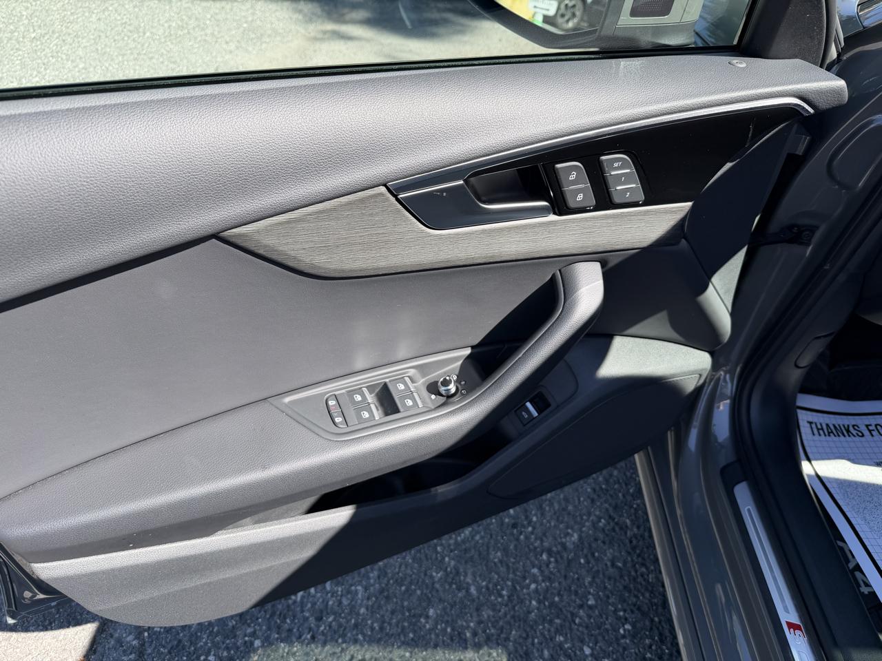 Audi A4 Premium quattro 2024