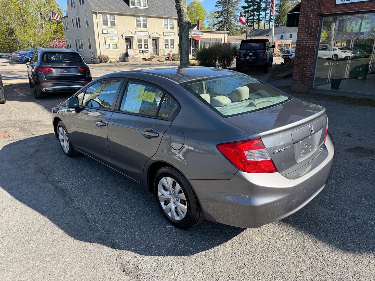 Honda Civic LX Sedan 5-Speed AT 2012
