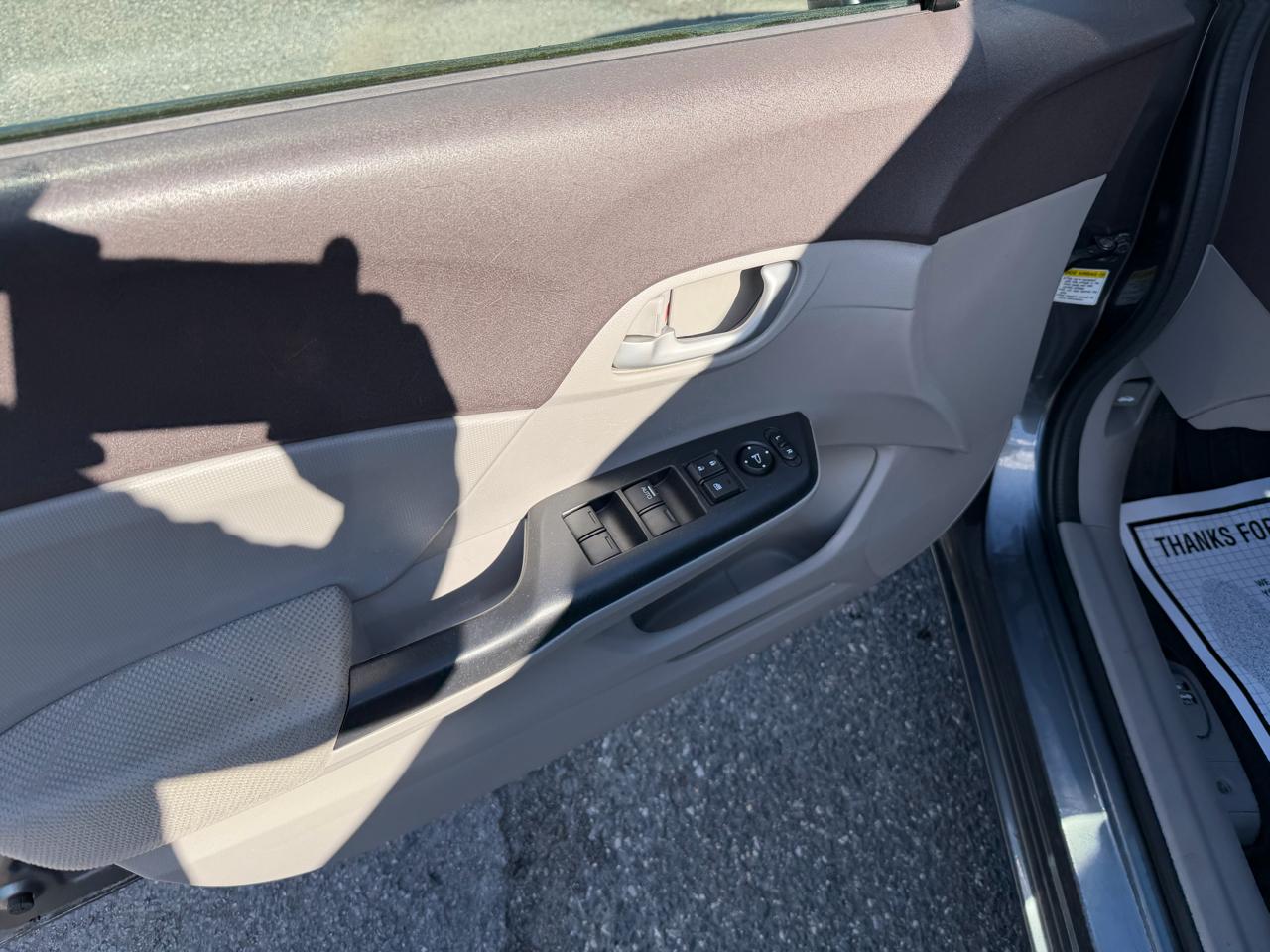 Honda Civic LX Sedan 5-Speed AT 2012