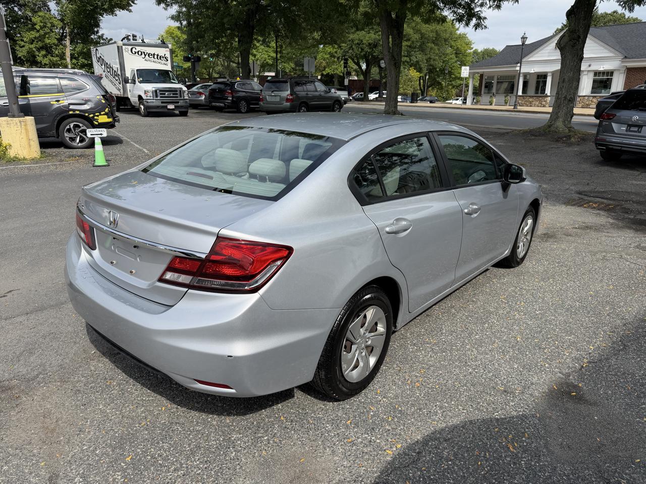 Honda Civic LX Sedan 5-Speed AT 2013