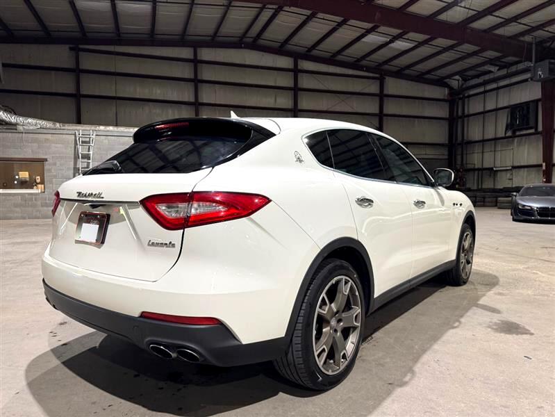 2017 Maserati Levante Base photo 5