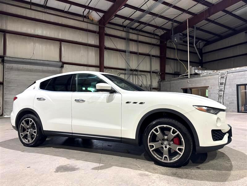 2017 Maserati Levante Base photo 7