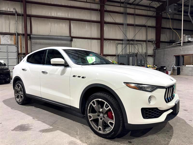 2017 Maserati Levante Base photo 8