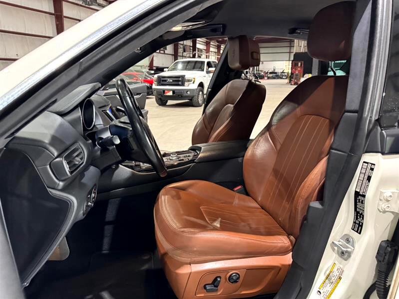 2017 Maserati Levante Base photo 14