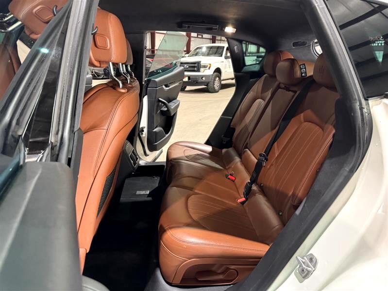 2017 Maserati Levante Base photo 17