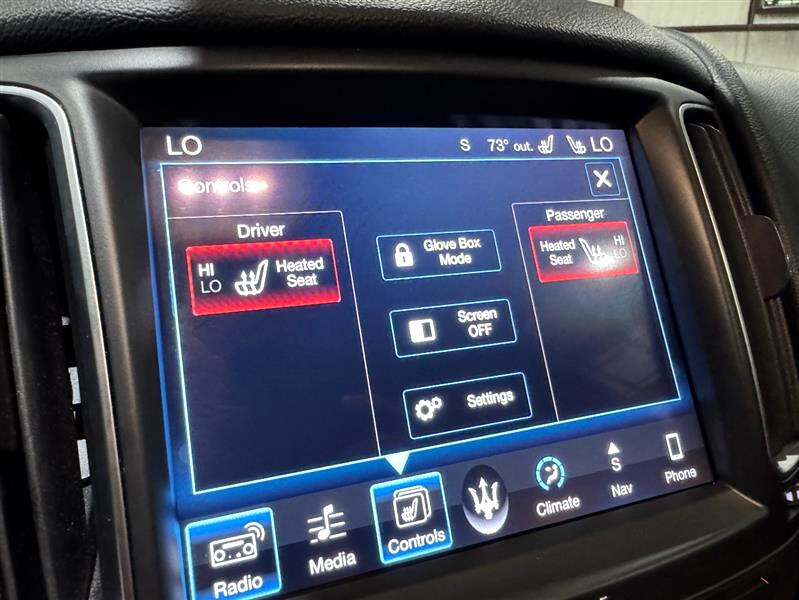 2017 Maserati Levante Base photo 32