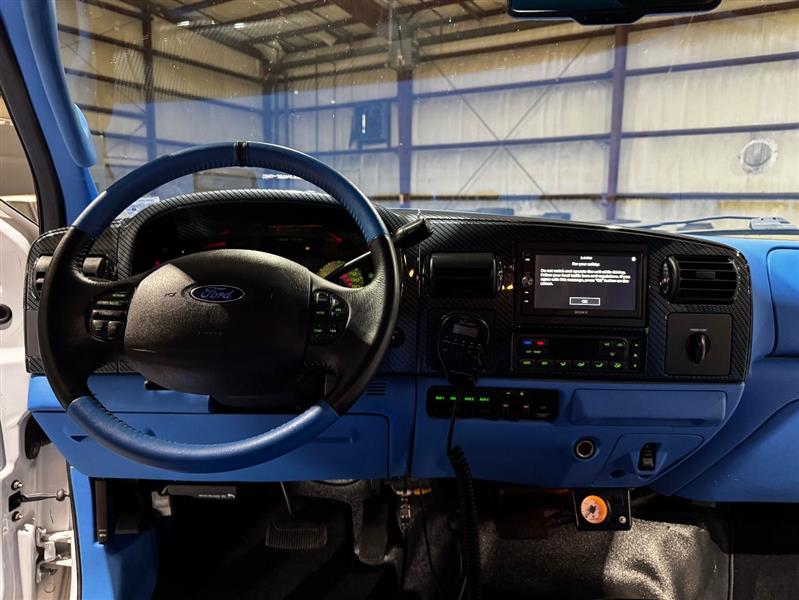 Ford F-550 Crew Cab 4WD DRW 2007