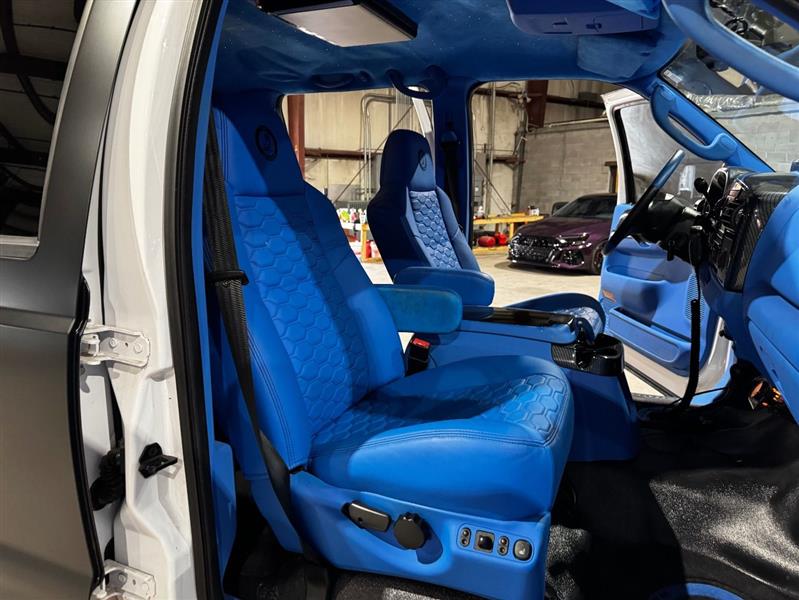 Ford F-550 Crew Cab 4WD DRW 2007