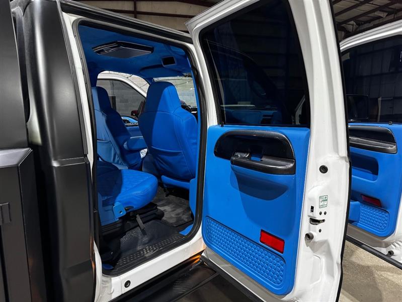 Ford F-550 Crew Cab 4WD DRW 2007