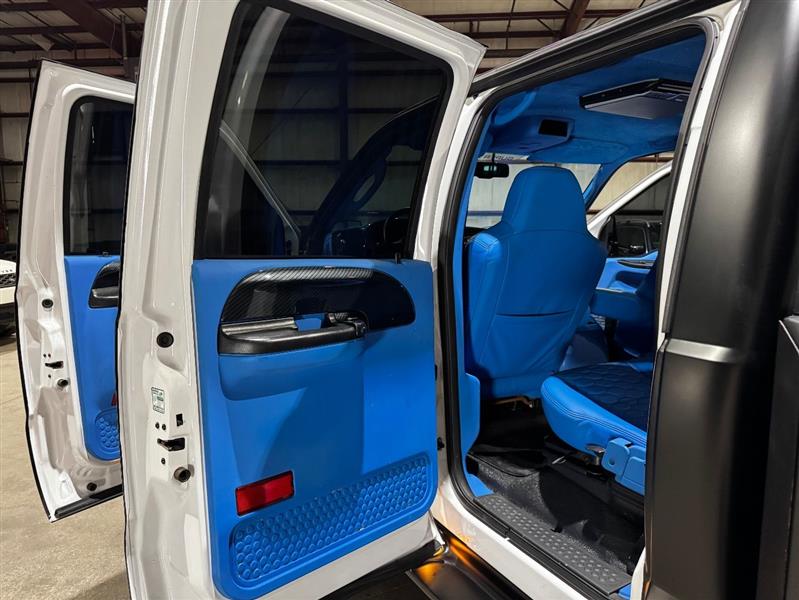 Ford F-550 Crew Cab 4WD DRW 2007